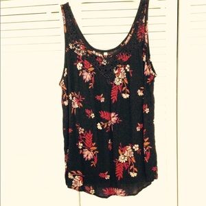 Mudd large floral print tank w/ cutout detail neck